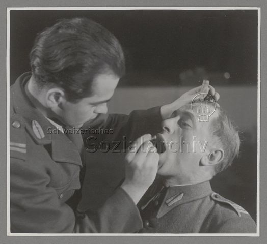 Teatr Zotnierski" (Théâtre du soldat/Soldatentheater)