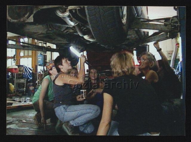 Videostill Garagistin mit Gästen