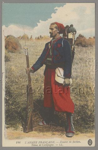 L'armée française. Zouave en faction. Tenue de campagne