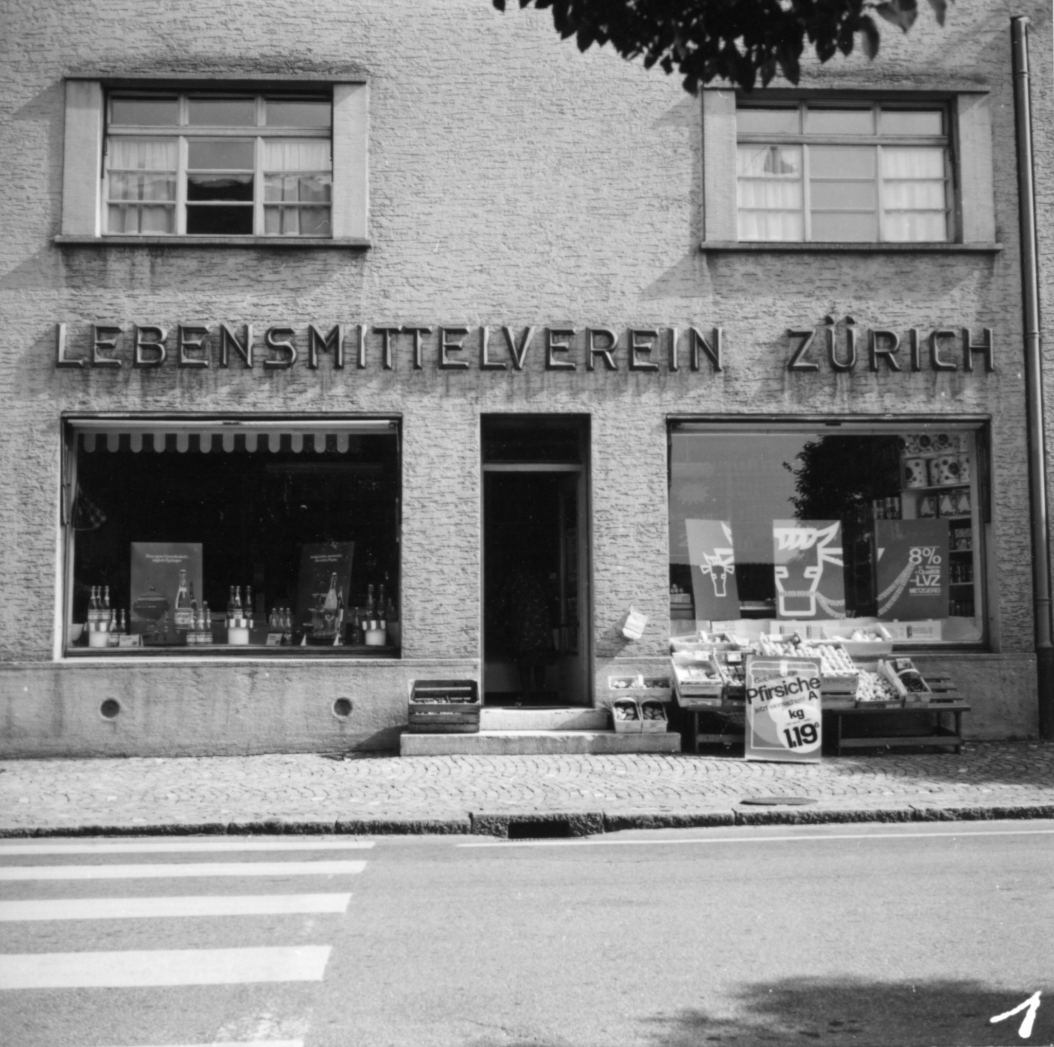 Laden des Lebensmittelvereins Zürich an der Hönggerstrasse: Aussenansicht