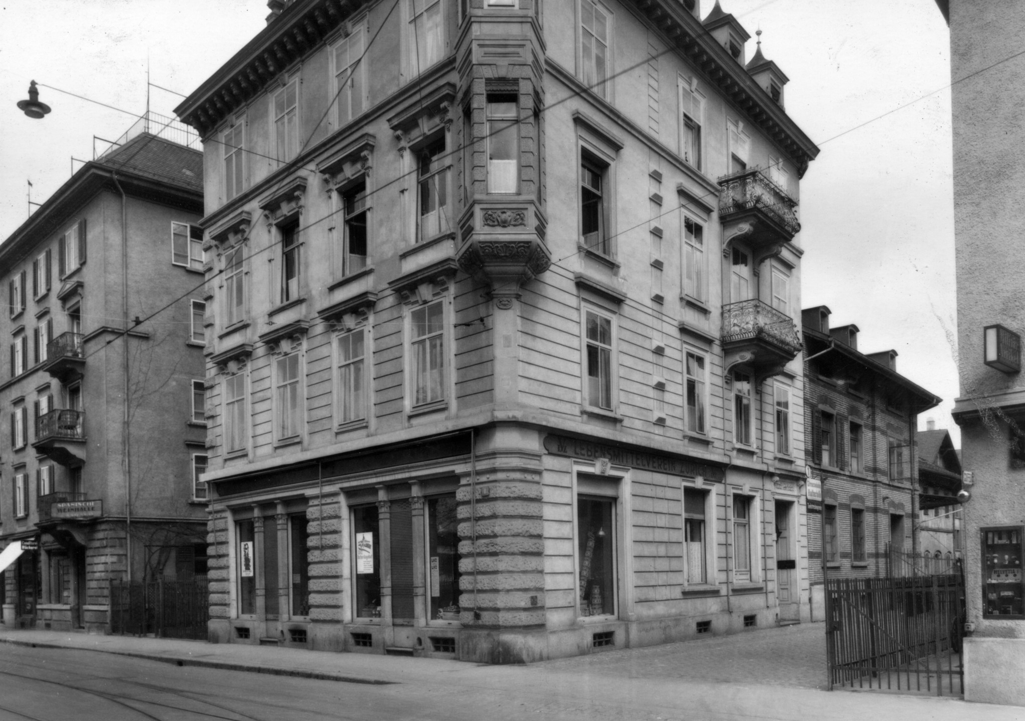 Gründung: Verwaltungsgebäude des Lebensmittelvereins Zürich an der Militärstrasse 8 (fertiggestellt ca. 1896/97)