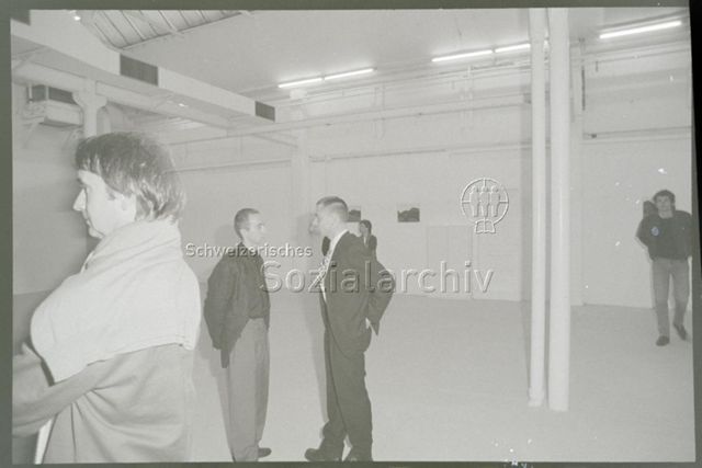 Vernissage, 1. April 1989, links abgebildet: Ruedi Bechtler, Mitte: Albrecht Schnider