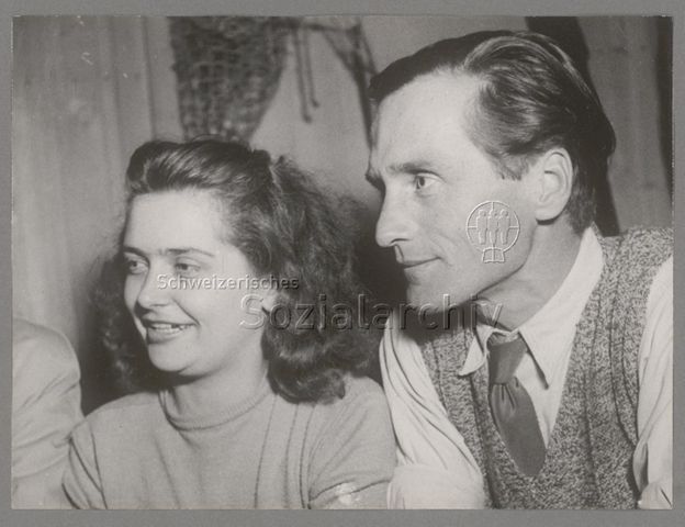 Flüchtlinge Zweiter Weltkrieg: junges Paar, um 1945