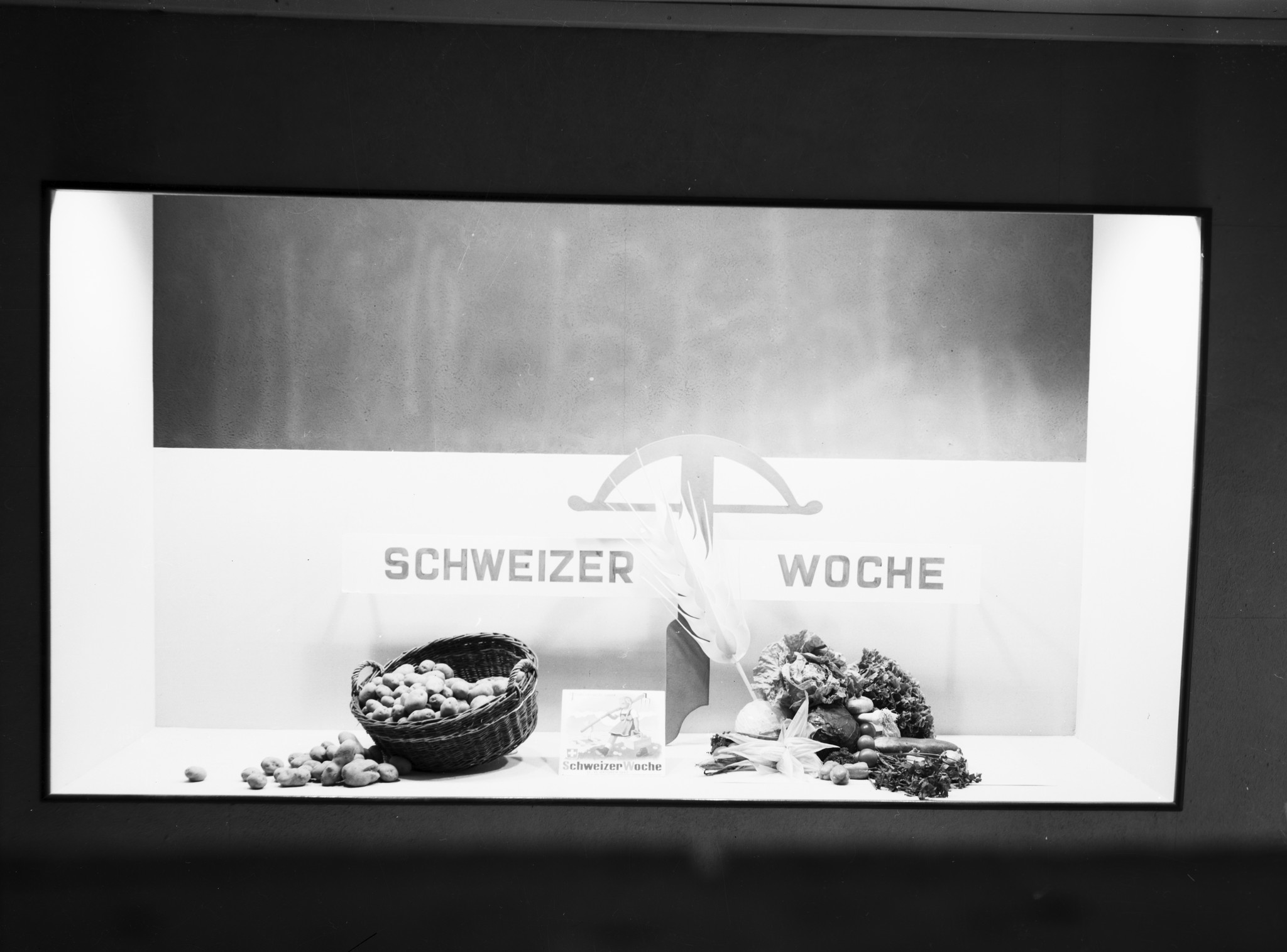 Schaufenster Filiale LVZ: "Schweizer Woche"