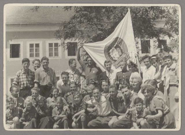 Vermutlich Mitglieder einer sozialistischen Jugendorgansiation, um 1940