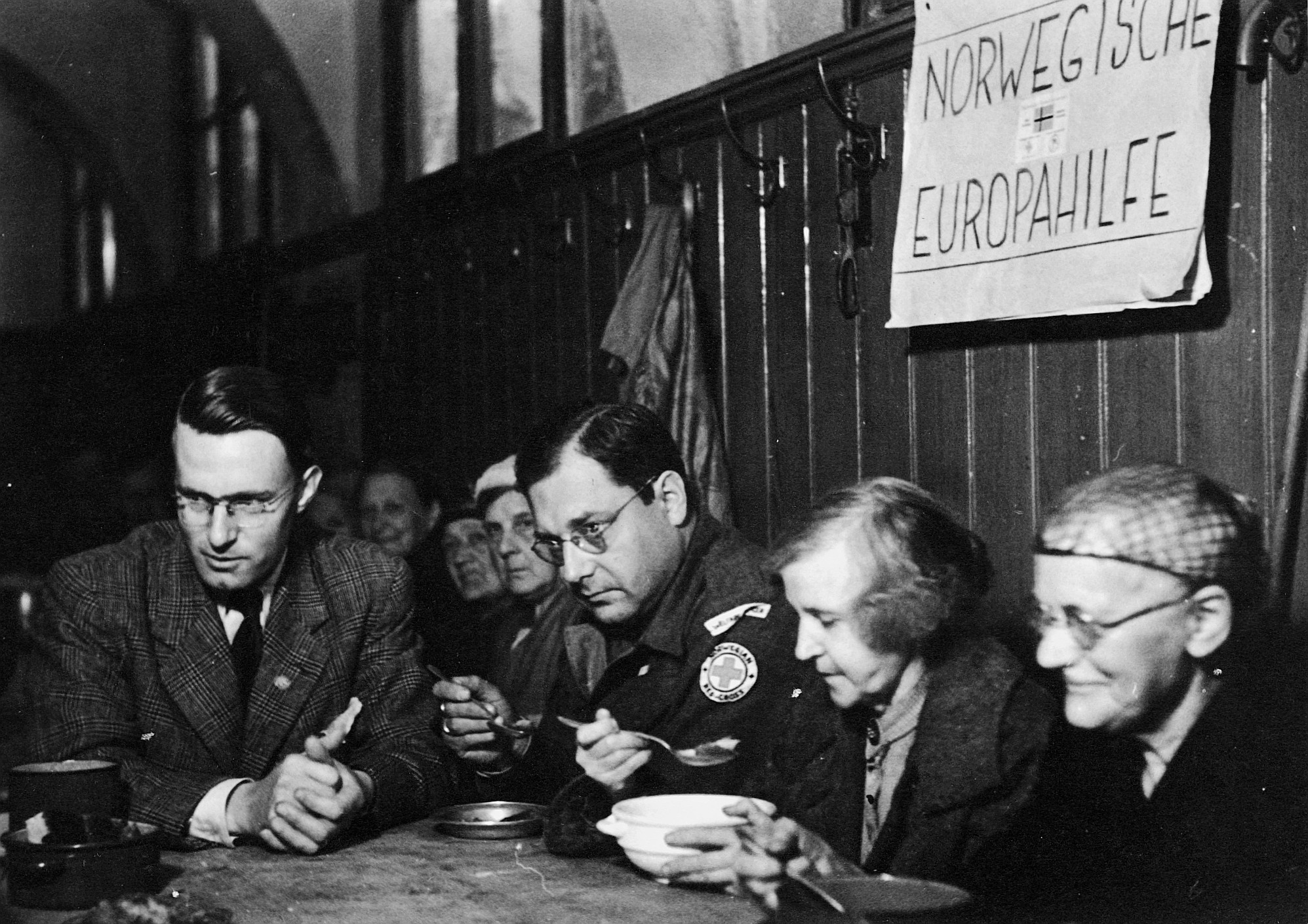 Norwegische Europahilfe; Menschen Suppe essend