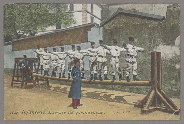 Infanterie. Exercice de gymnastique.