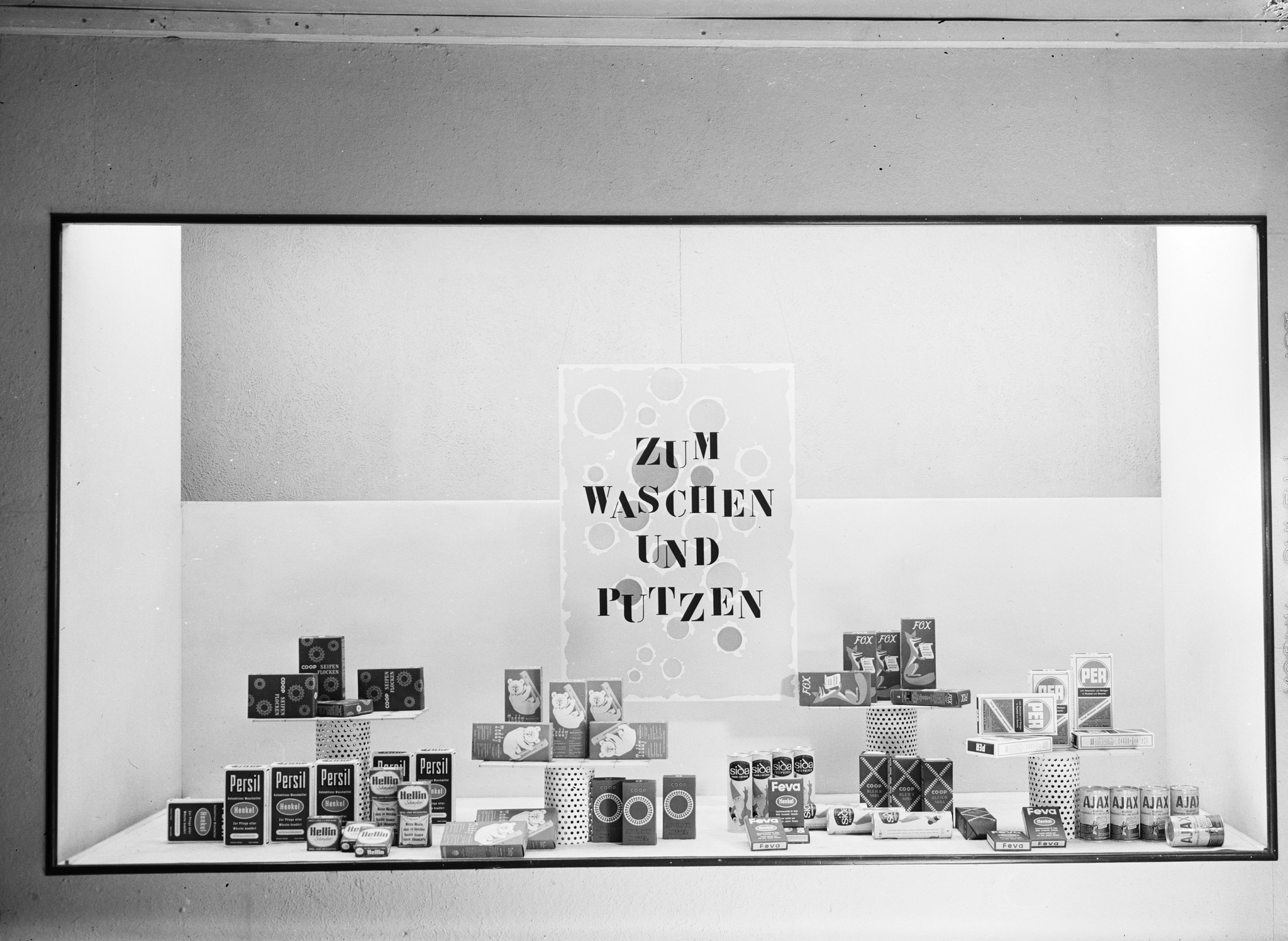 Schaufenster Filiale LVZ: "Zum Waschen und Putzen"