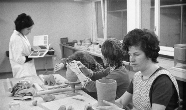 Vereinigung Freizeit Kloten, Töpfern und Modellieren, 1975