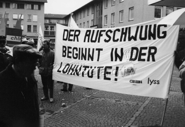 Aktion für den GAV der Schreiner "Der Aufschwung beginnt in der Lohntüte"