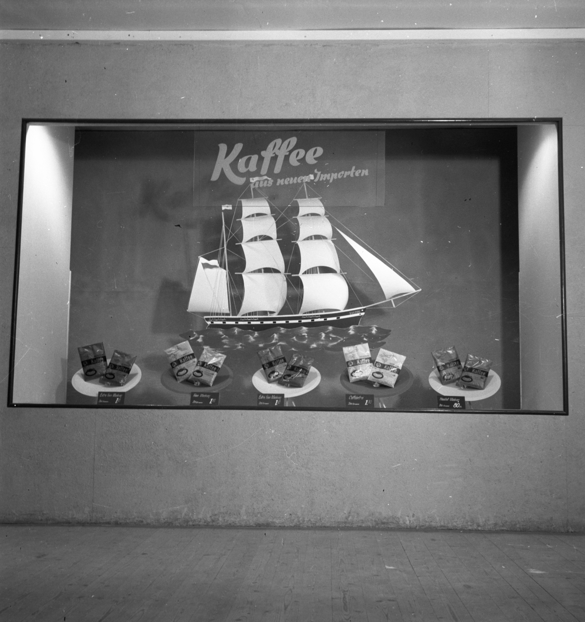 Schaufenster Filiale LVZ: "Kaffee aus neuen Importen"