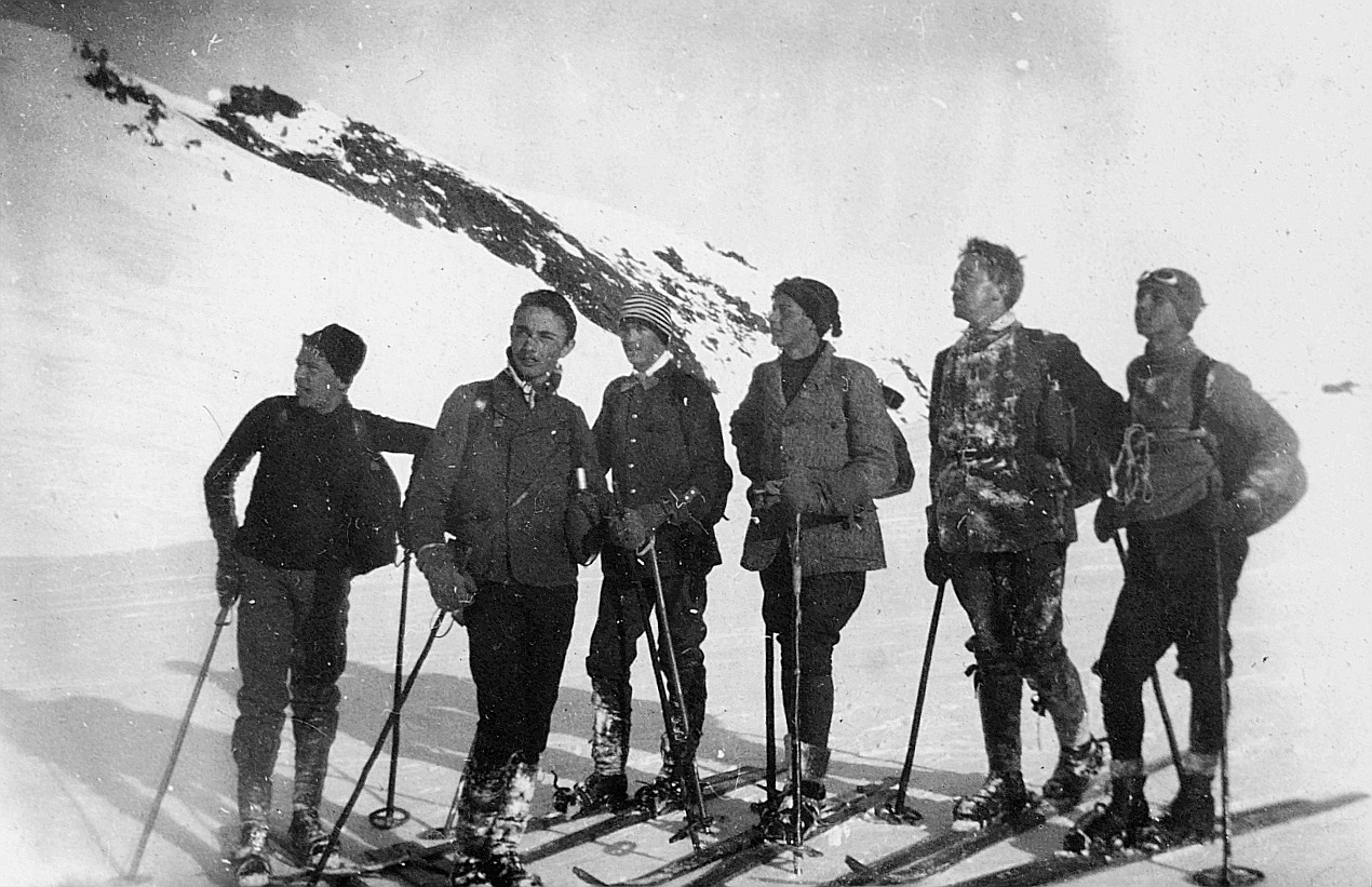 Bündner Wandervögel auf einer Skitour (1918)