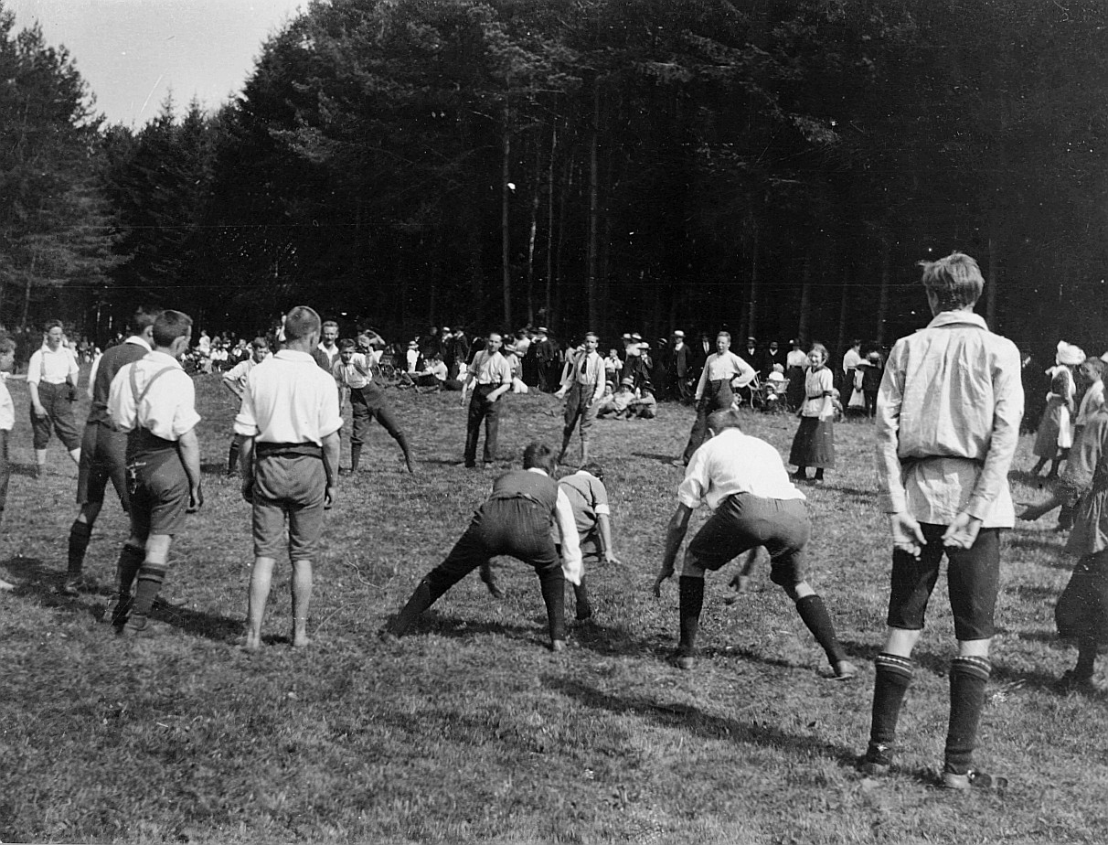 Wandervogel-Landsgemeinde: Rosinli bei Adetswil, Züricher Oberland - Spiel im Freien (1917)