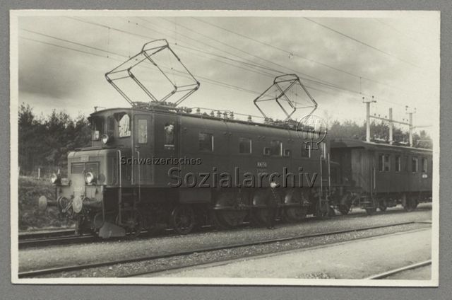 Lokomotivführer mit Lokomotive "10650", um 1950