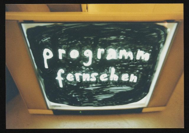 Werkansicht, Detail mit handgschriebenem Schriftzug "Programm Fernsehen"
