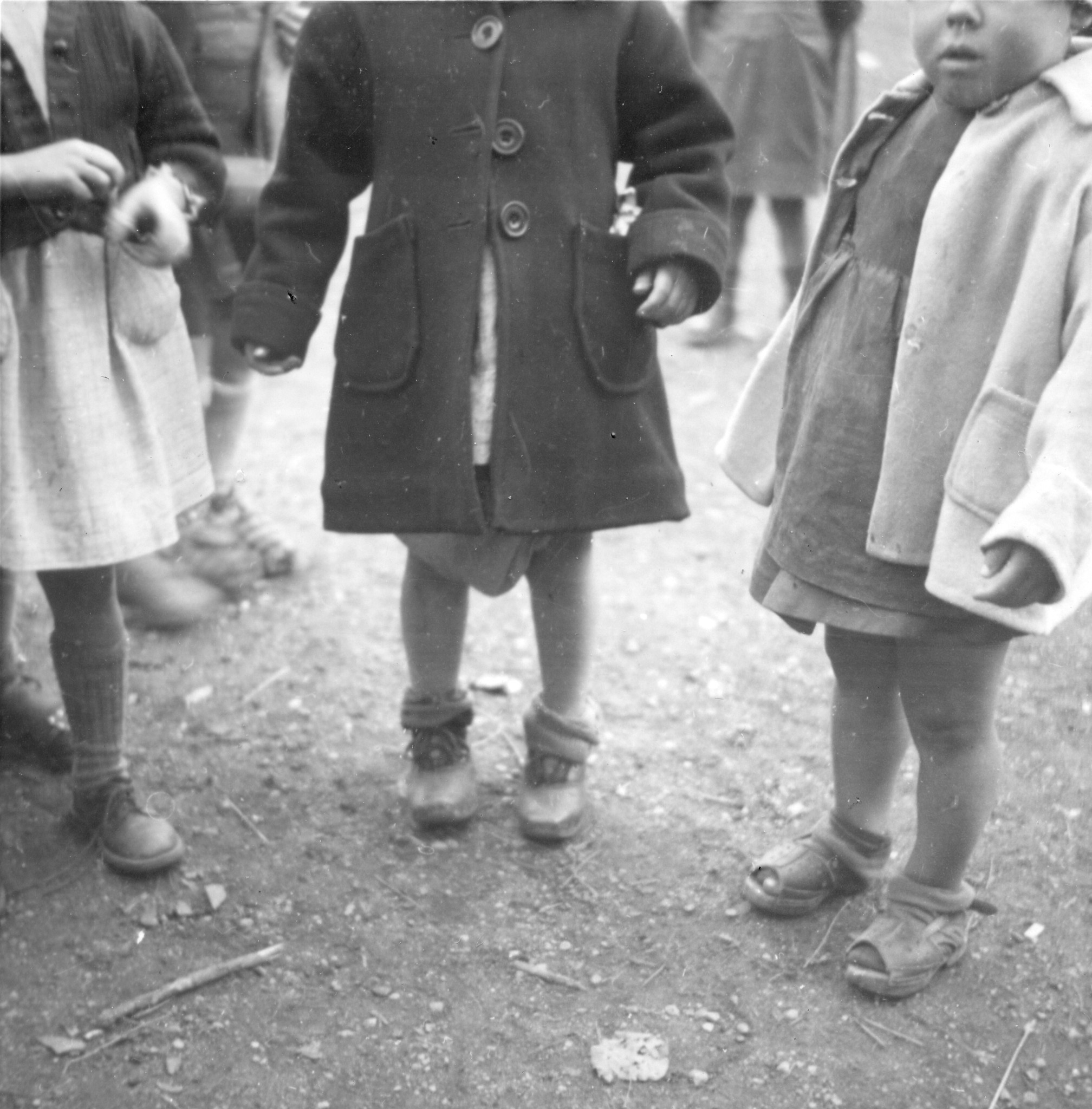 "Milano, Januar 1946. L'Asilo italo-suisse"; Kinderfüsschen