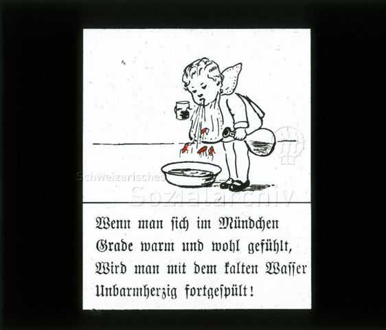 Diaserie zum Thema Kinderkrankheiten, Bazillen, Tuberkulose; "Wenn man sich im Mündchen grade warm und wohl gefühlt, wird man mit dem kalten Wasser unbarmherzig fortgespühlt!" - Zeichnung: Kind am Mund spülen, dabei fallen rote Strichmännchen (Bazillen) as seinem Mund; um 1930