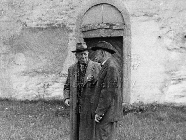 Oberstkorpskommandant Ulrich Wille jun.(links), Ausflug nach Schmerikon; 13.04.1957