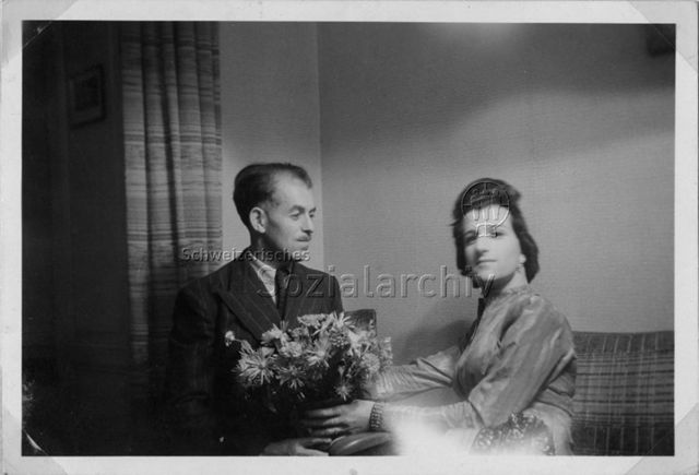 Bertie Wolf (rechts) als Transvestit - ca. 1943