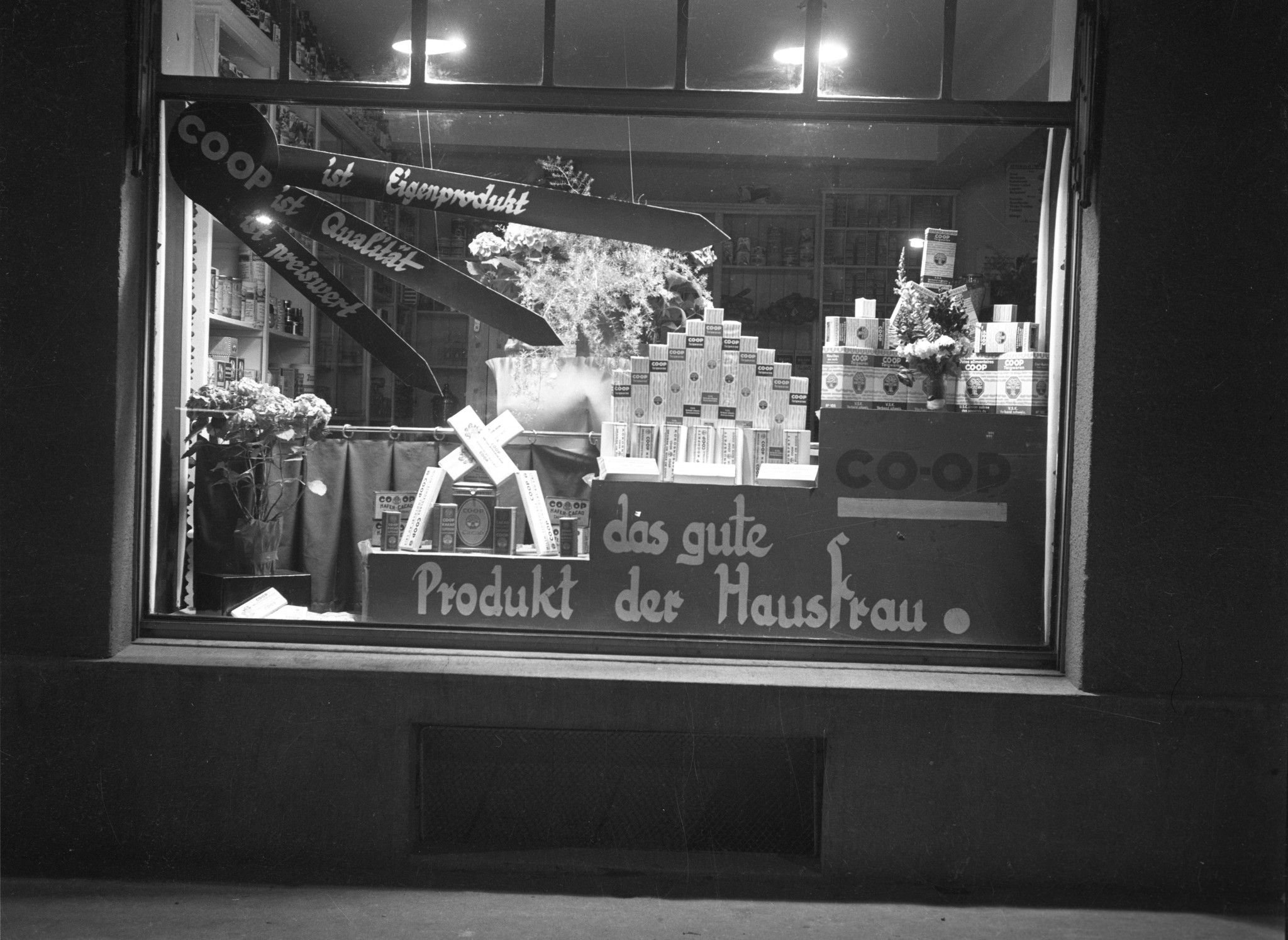 Schaufenster Filiale LVZ: "das gute Produkt der Hausfrau" - Teigwaren