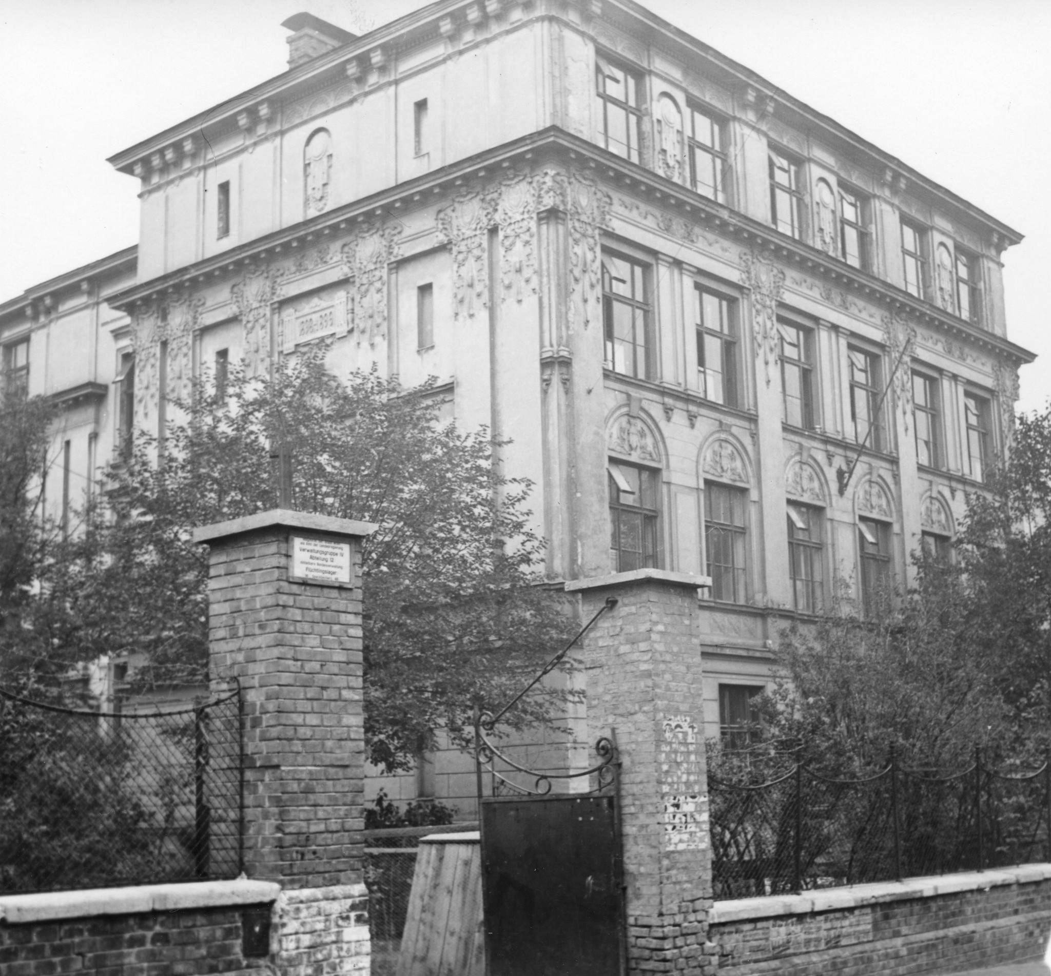 "Flüchtlingsheim Wien XVI, Speckbachergasse, 1949"