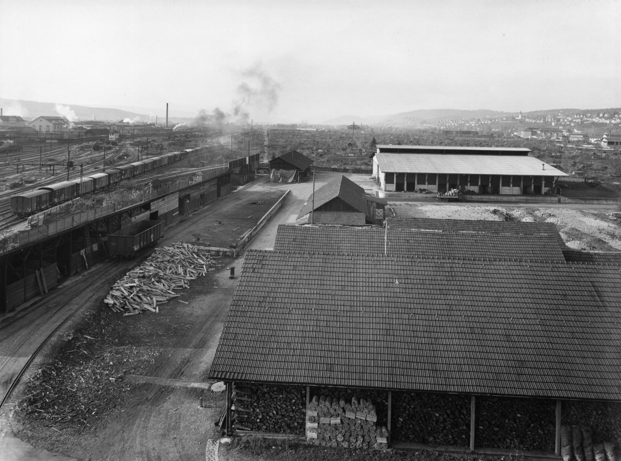 Holzlager des Lebensmittelvereins Zürich an der Turbinenstrasse