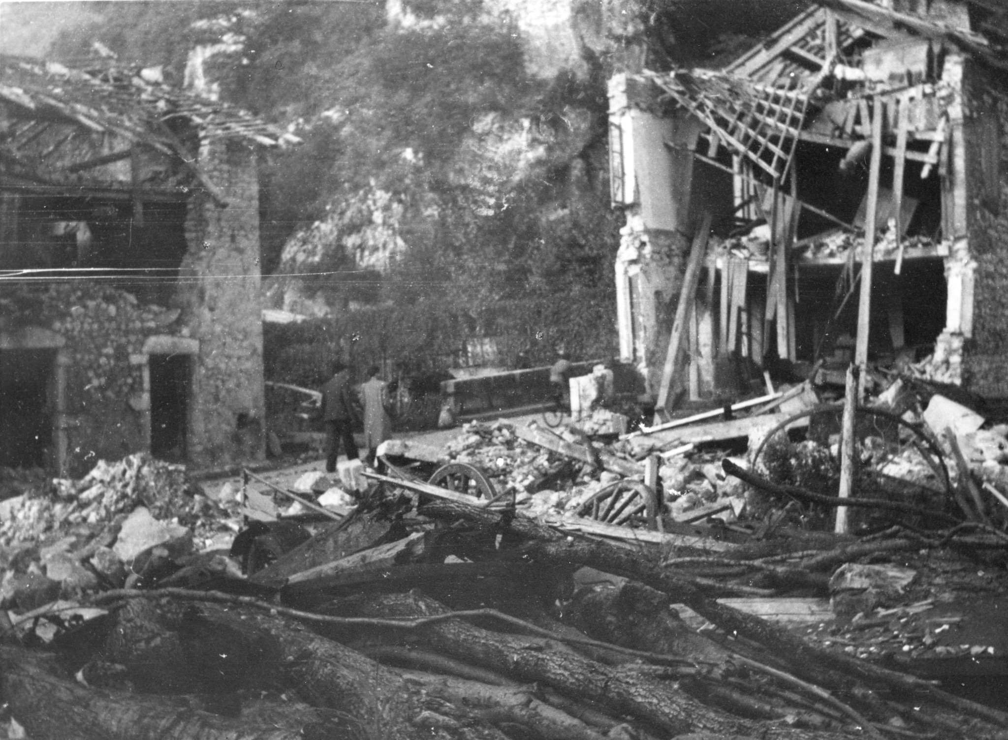 "Was von einem kleinen Dorf bleibt"; Trümmer der Stadt